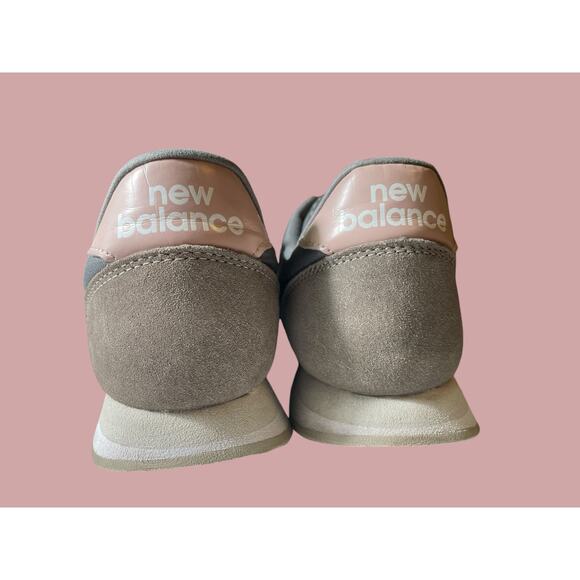 New Balance Sneakers Women’s Size: 6  Gray Pink Suede Running Shoes - Picture 3 of 12